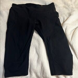 Black Athletic Crop Leggings